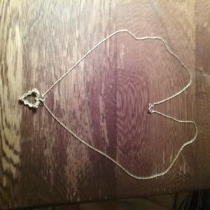 10 k Gold chain w 10 k heart pendant